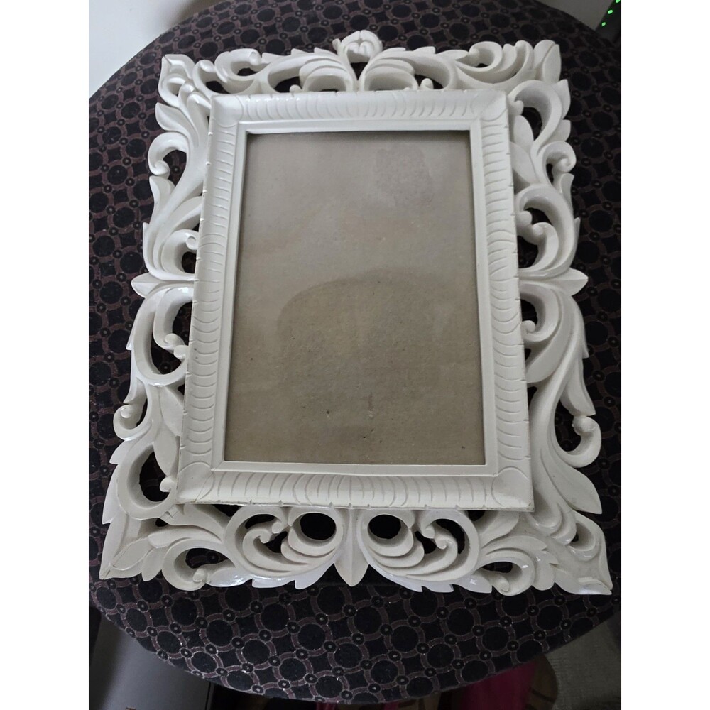 VINTAGE White Ornate BaroqueStyle Picture FRAME 8x10 Holds 5X7 Photo DeskTop VgC